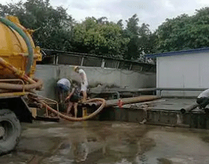 顺河抽化粪池自动清理的方法